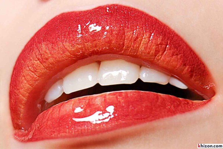 Red Glossy Lips